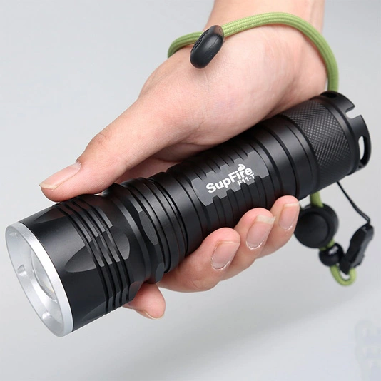 SUPER FIRE F11-T 10W Cree LED wiederauf ladbare Zoom Taschenlampe