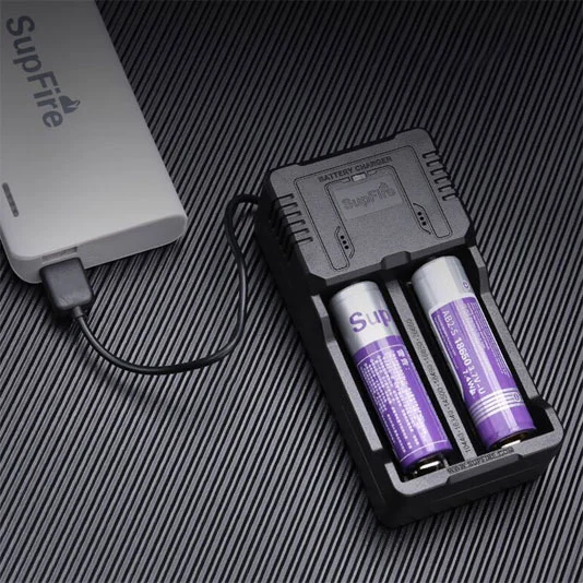 SUPER FIRE AC26 sicheres und sicheres USB-Ladegerät
