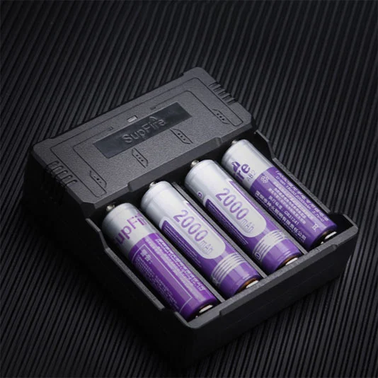 SUPER FIRE AC46 18650 Akku USB-Ladegerät
